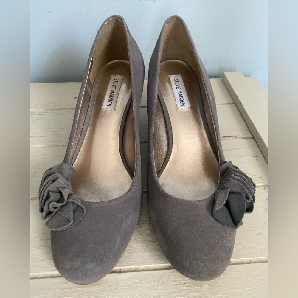 Steve Madden Gray Pumps